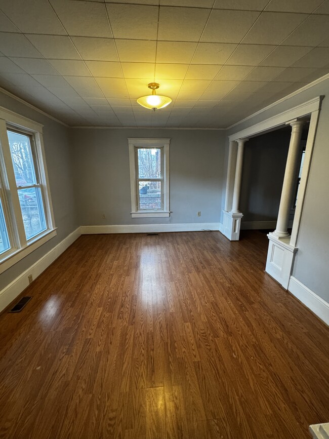 Building Photo - 317 Porter Ave