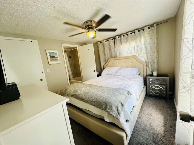 Building Photo - 428 Orangewood Dr