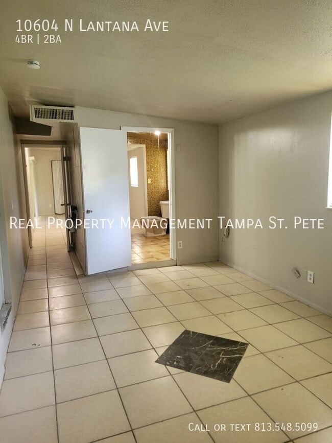 Building Photo - 10604 N Lantana Ave