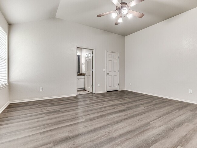 Building Photo - Charming home in North Edmond + Deer Creek Schools