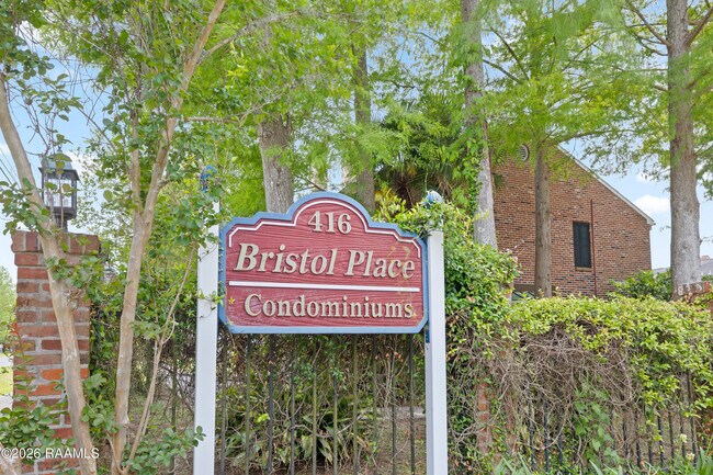 Building Photo - 416 Doucet Rd