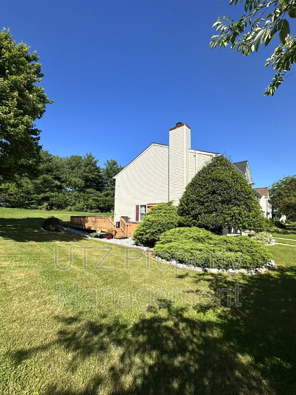 Building Photo - 850 Medinah Cir