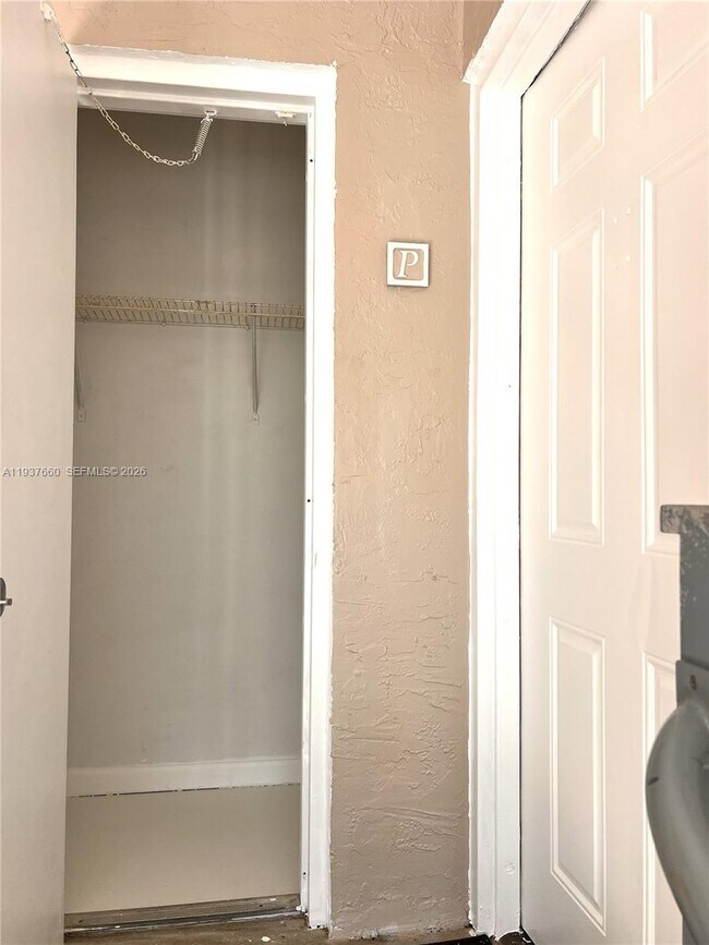 Building Photo - 17500 NW 67th Ct