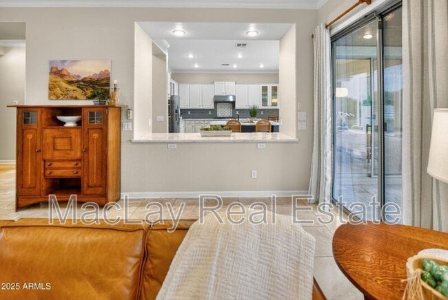 Building Photo - 527 E Tonto Dr