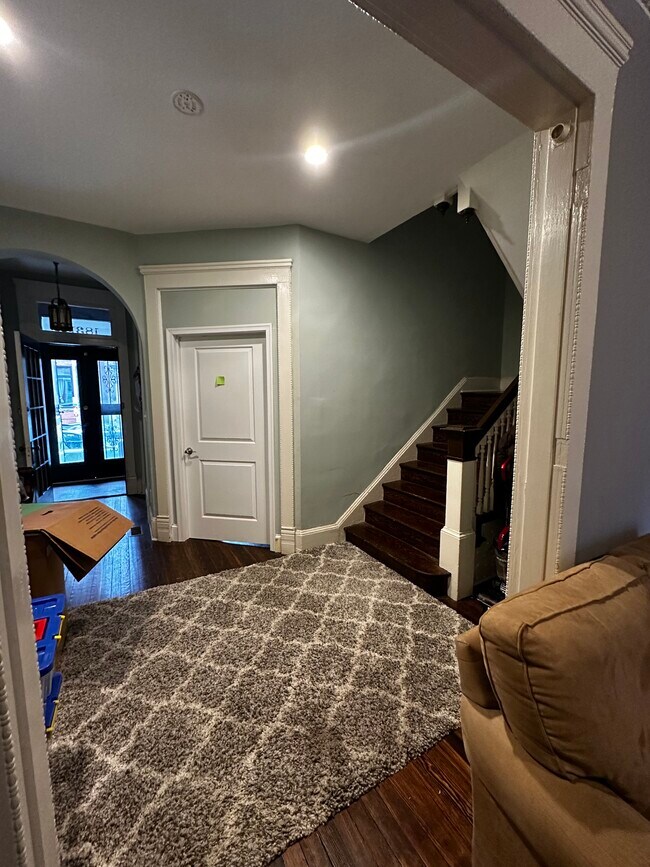 Building Photo - 1830 Swann St NW