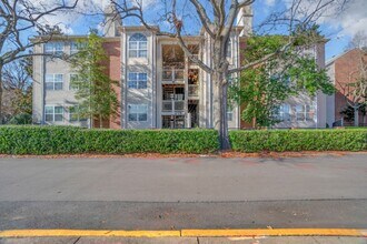 Building Photo - 2 Bed 2 Bath Condo for Rent in Norfolk!