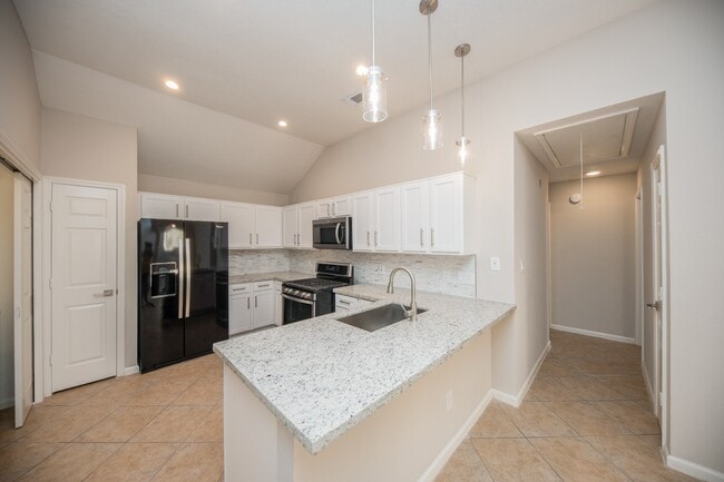 Building Photo - 121 Coffee Ln