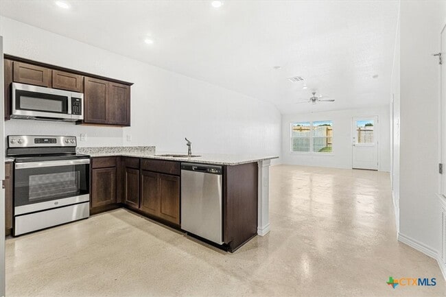 Building Photo - 1226 Lehmann Dr