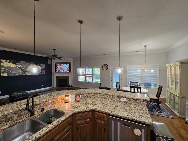 Building Photo - 111 Wolf Creek Trail SW