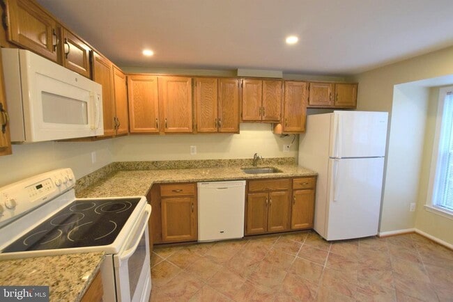 Building Photo - 6605 Briarleigh Way