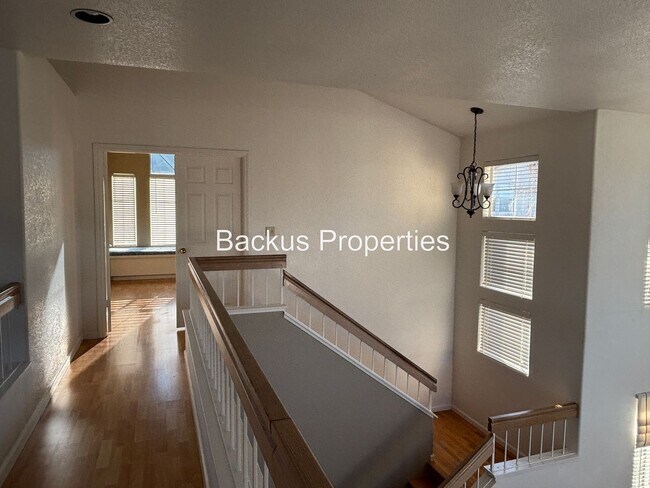 Building Photo - Wonderful two-story home in Las Palmas