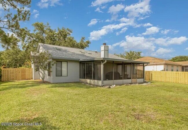 Building Photo - 1626 Lara St NE