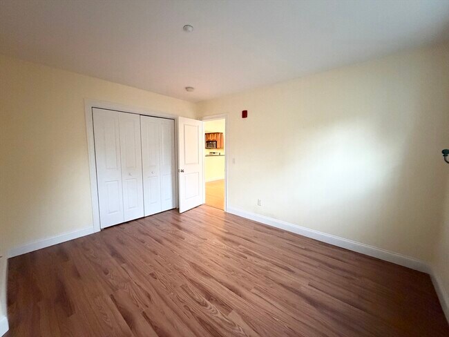 Building Photo - 11 Cheriton Rd