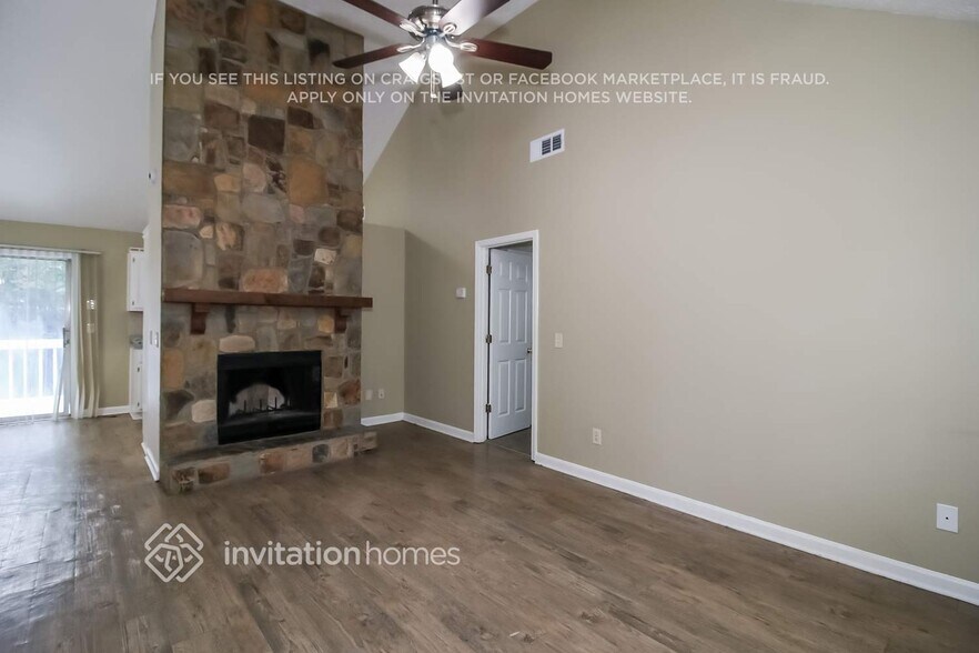 Building Photo - 4400 Milton Trail SW