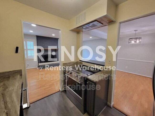 Building Photo - 914 Wildwood Square Ct