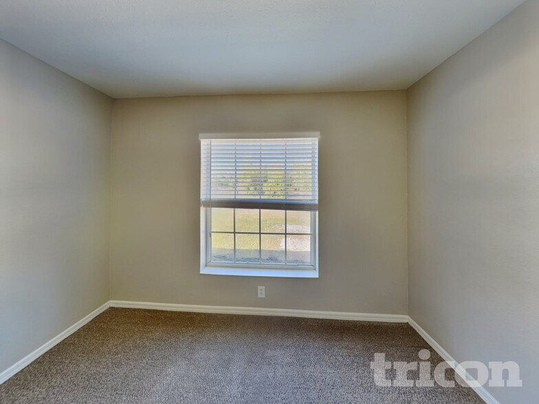 Building Photo - 1488 Nabatoff St