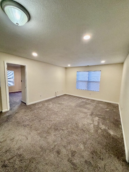 Building Photo - 7952 Bombay Ln