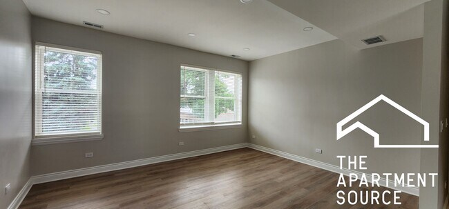 Building Photo - 2552 S Central Park Ave