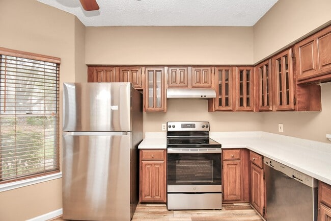 Building Photo - 12400 Brookglade Cir
