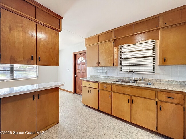 Building Photo - 260 Sabal Ave