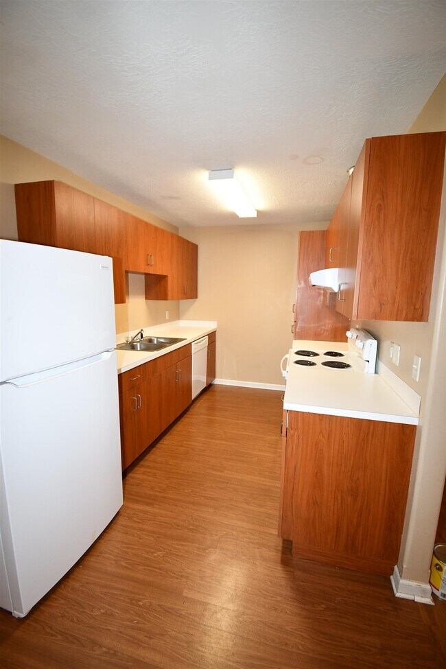 Building Photo - 604 Derouen St