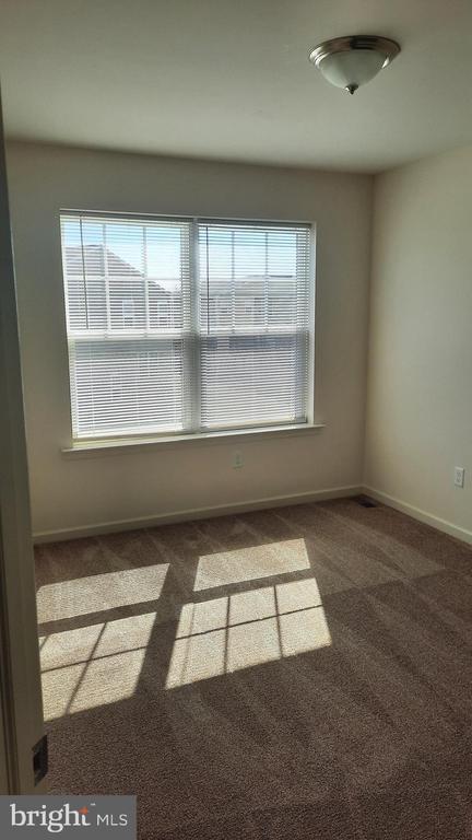 Building Photo - 723 Admiral's Quay Dr