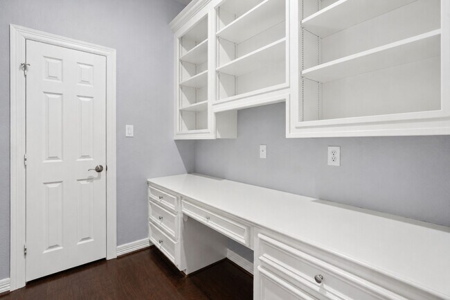 Building Photo - 2822 Taylorcrest