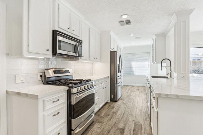 Building Photo - 3607 Deal St