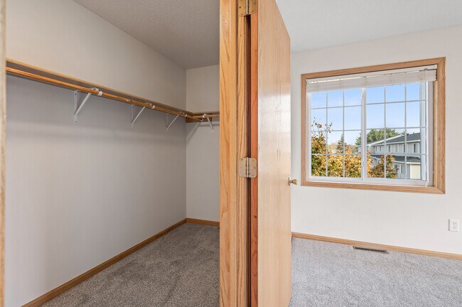 Building Photo - 2549 Cobble Hill Ct