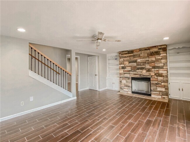 Building Photo - 255 Starritt Ln
