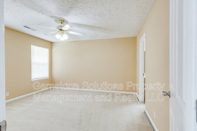 Building Photo - 1418 Owasa Trail