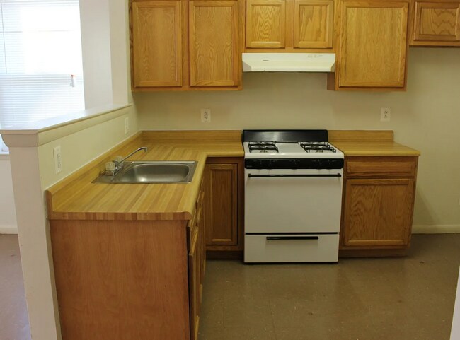 Building Photo - 928 N 42nd St