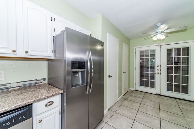 Building Photo - RENOVATED 2-BEDROOM TOWNHOME IN AHISD