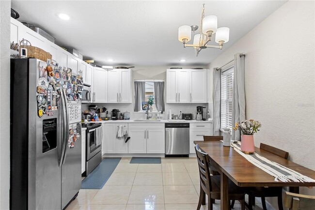 Building Photo - 4215 W Bay Vista Ave