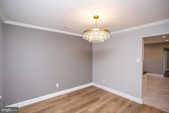 Building Photo - 19 Seton Hill Ct