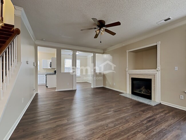 Building Photo - 6110 Goldenfield Dr