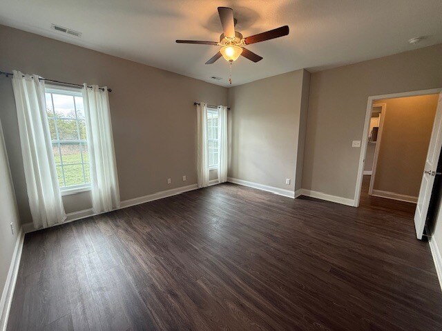 Building Photo - 2604 Farmhouse Dr