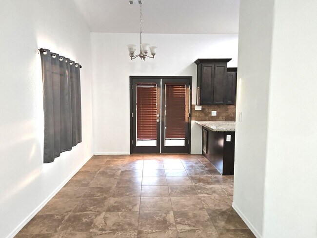Building Photo - 3 bedroom/2 bath home for Rent
