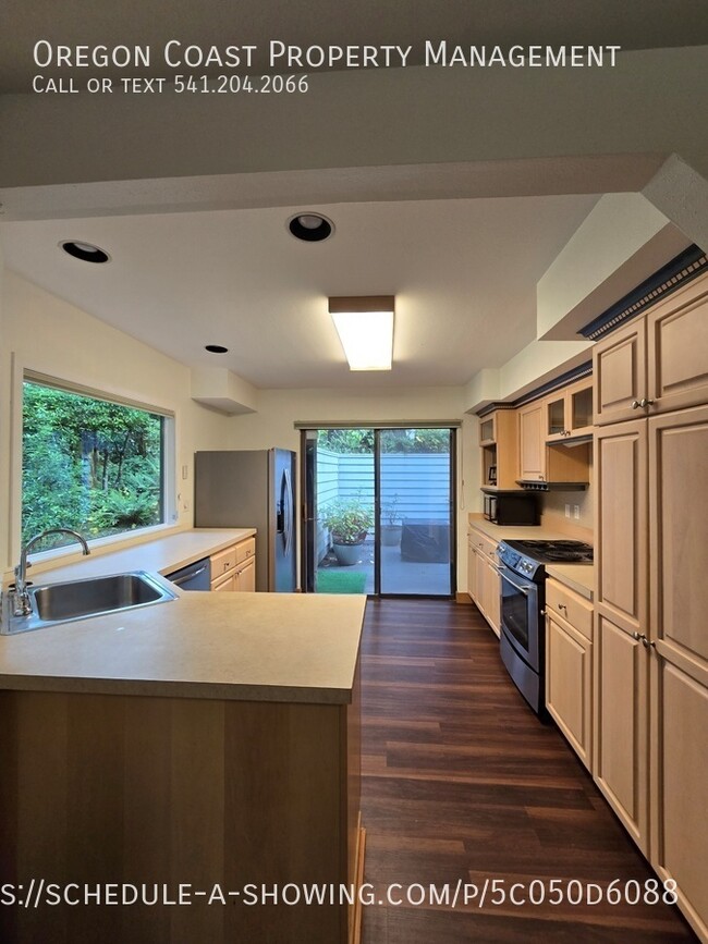 Building Photo - 600 Island Dr