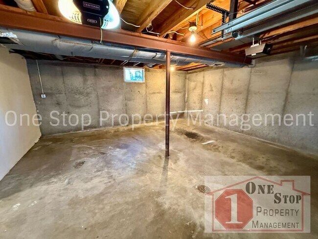 Building Photo - 4-Bedroom, 2.5-Bathroom home in Independence