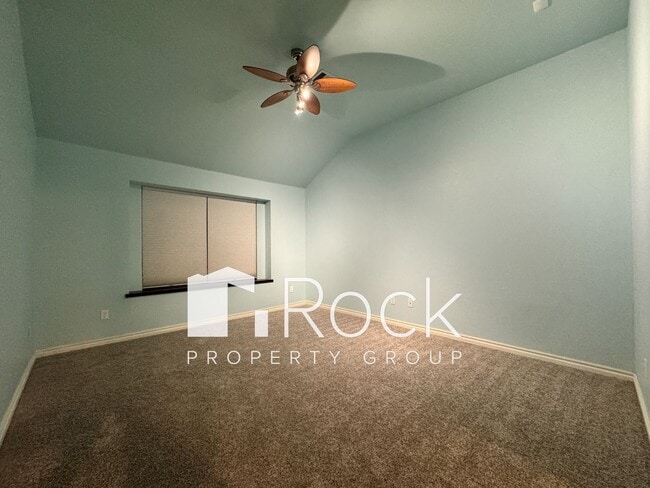 Building Photo - 3 Bedroom Home in North Norman with New Ca...