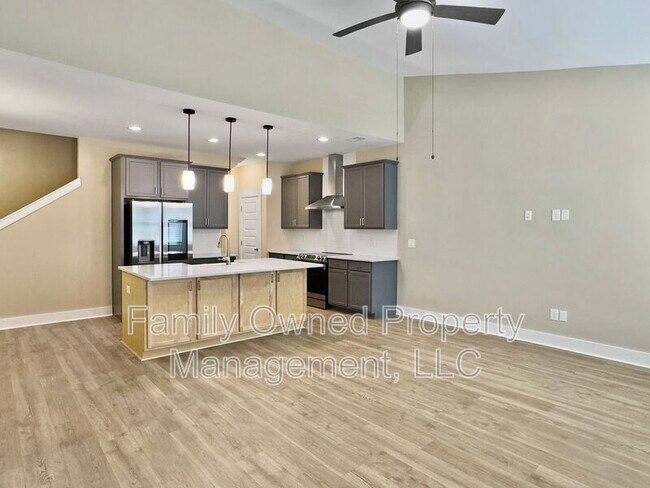 Building Photo - 7785 Park Gate Dr