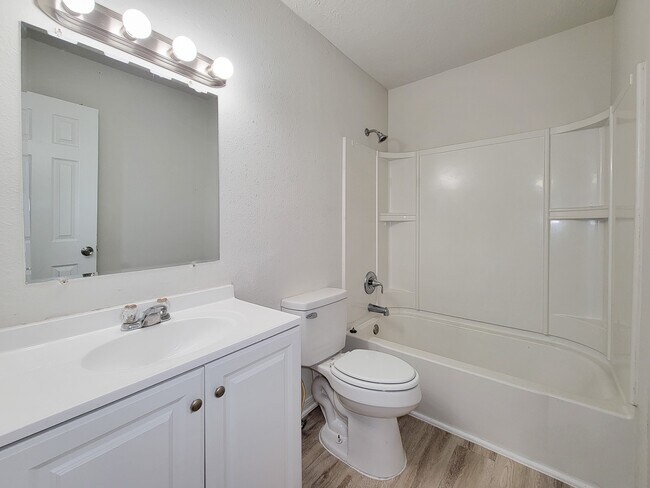 Building Photo - 8719 Valley Song Dr
