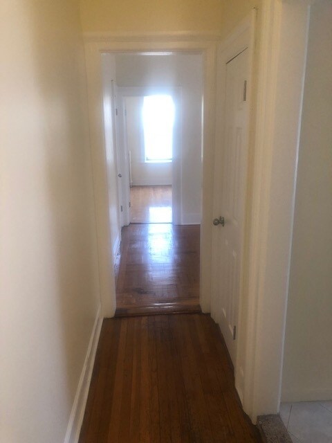 Building Photo - 8687 Bay Pky