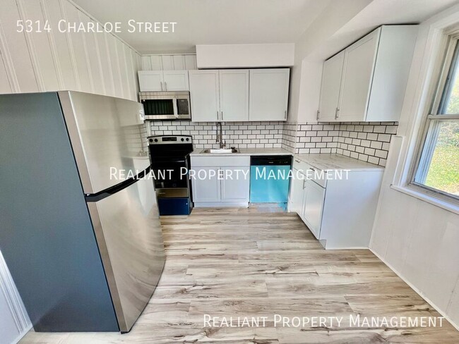 Building Photo - 5314 Charloe St