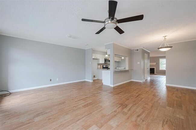 Building Photo - 6452 Kentwick Dr