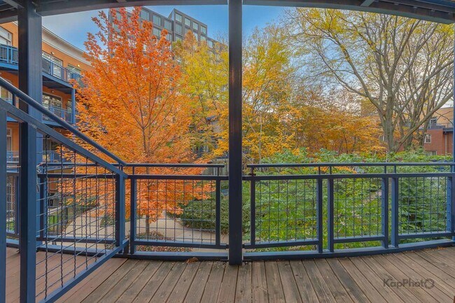 Building Photo - 1151 W Washington Blvd