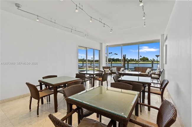 Building Photo - 9250 W Bay Harbor Dr