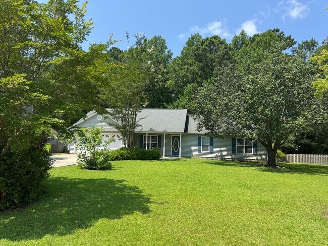 Building Photo - 105 Farina Dr