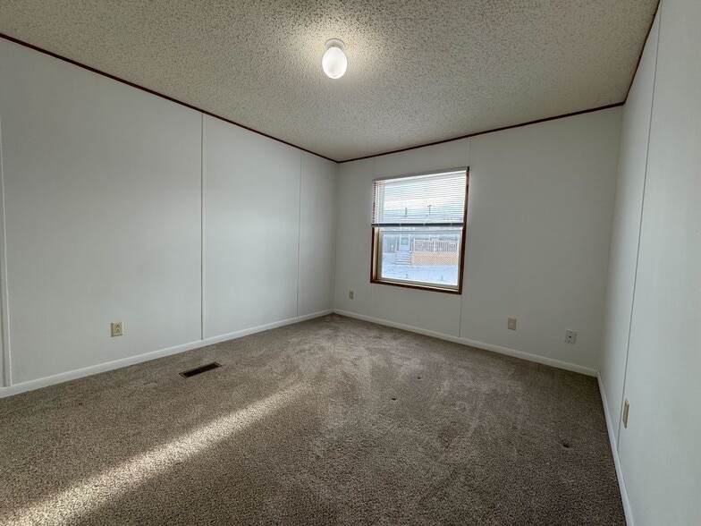 Building Photo - 2004 Falcon Terrace NW